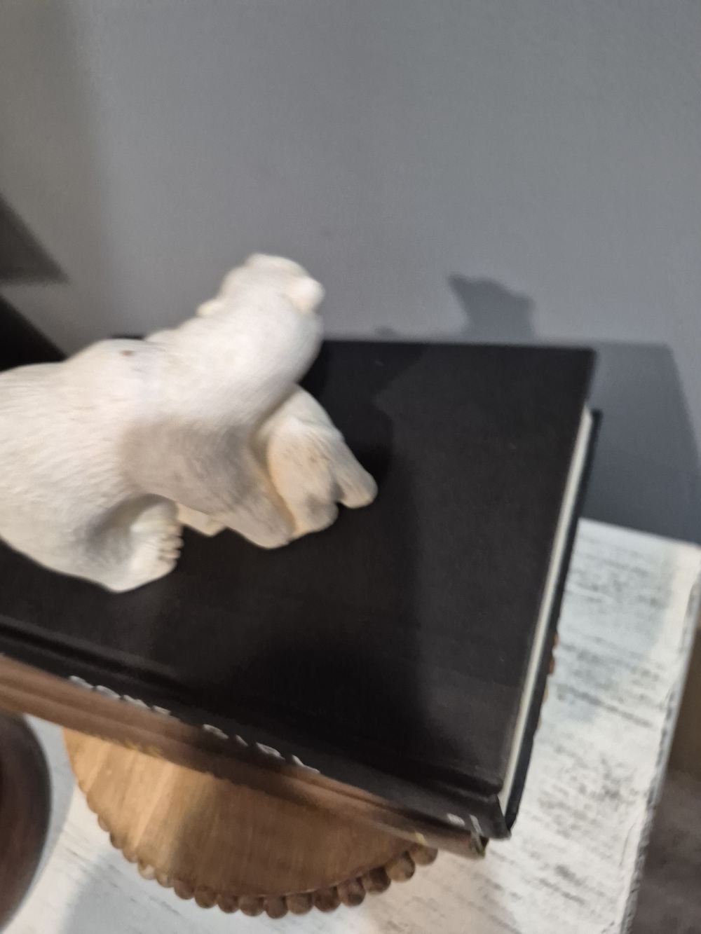 Polar Bear Family Heavy Resin Figurine - Picture 8 of 10